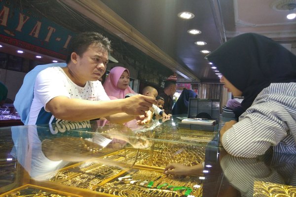  Aksi Jual Emas Kembali Ramai di Banjarmasin