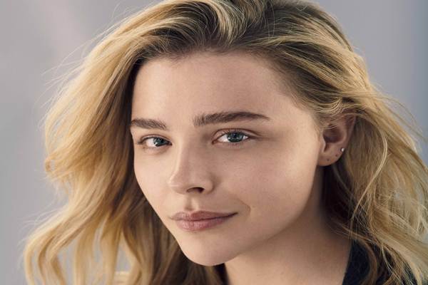  Aktris Chloe Grace Moretz Berani Tampil Tanpa Make up