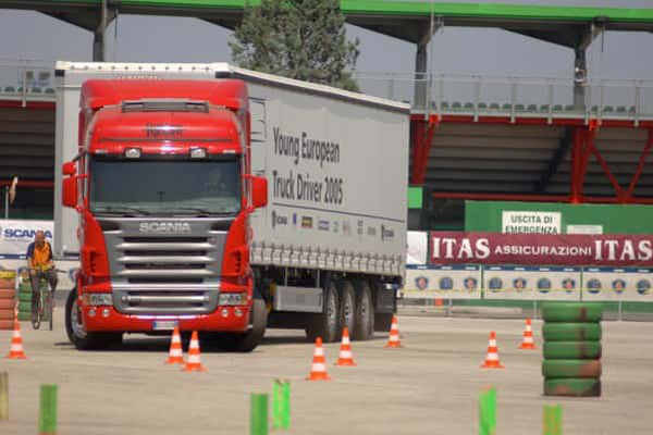  Scania Sambut Peserta Driver Competitions (SDC) di Eropa