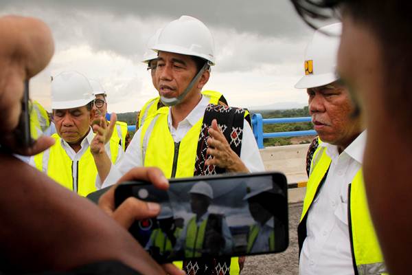  Jokowi Tinjau Bendungan Passeloreng di Kabupaten Wajo