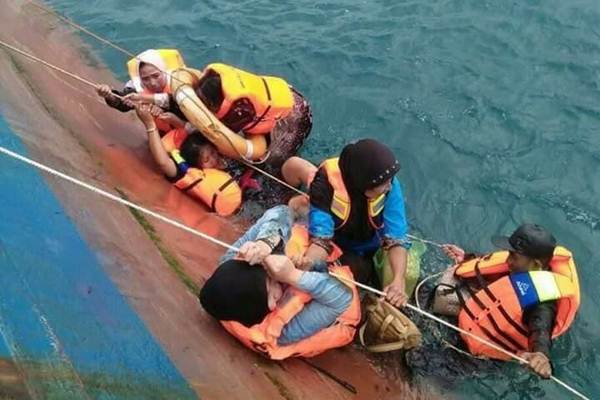  Evakuasi Penumpang KM Lestari Maju Selesai, Nakhoda Jadi Penumpang Terakhir yang Diselamatkan