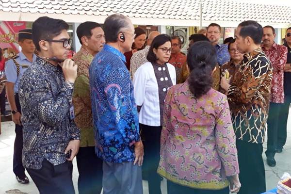  Jokowi Ajak Jim Yong Kim Kunjungi Posyandu