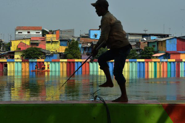  Pelindo II Bantu 2 Kapal Pembersih Sampah ke Pemprov DKI