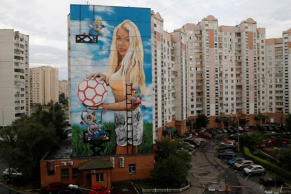  Inilah Mural Piala Dunia yang Mengundang Kontroversi di Rusia