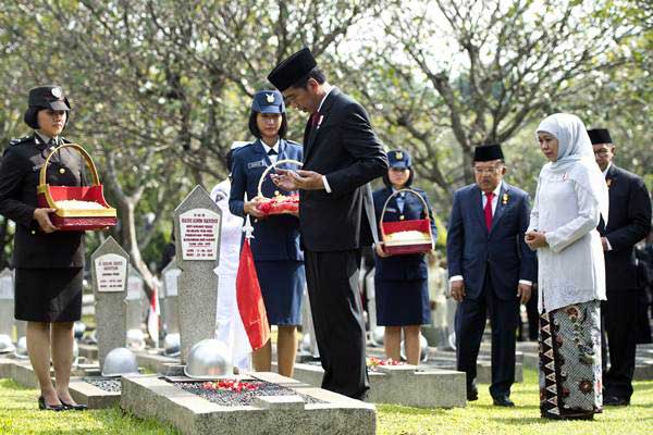  Khofifah Masih Pertimbangkan Dukung Jokowi 2019