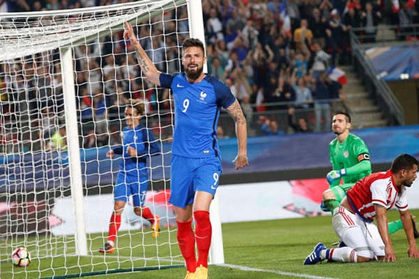  Giroud: Thierry Henry Berada di Pihak Yang Salah