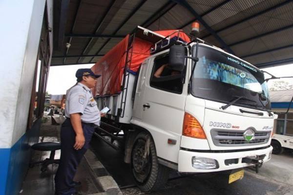   ANTISIPASI TRUK ‘OBESITAS’  : Swasta Bisa Kelola Jembatan Timbang