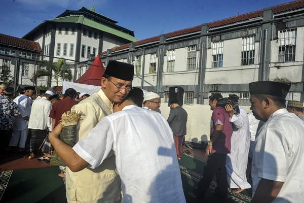  KPK Lelang Kain Penutup Ka’bah Milik Suryadharma Ali