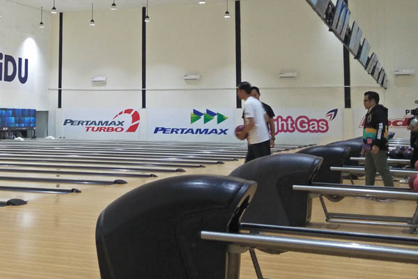  Jokowi Duet dengan Cak Imin Main Bowling di JSC. Sinyal Bursa Capres sudah Final?