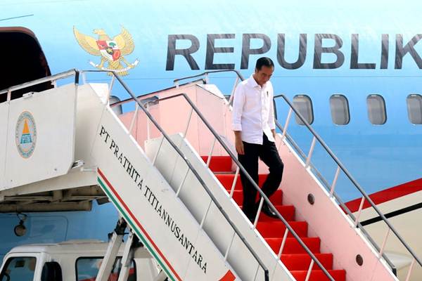 Presiden Joko Widodo turun dari Pesawat Kepresidenan/JIBI-Rachman