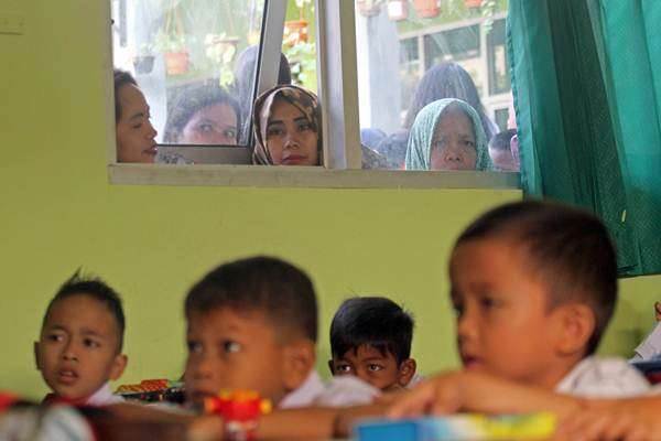  HARI PERTAMA SEKOLAH: Mendikbud Muhadjir Effendy Hadiri Upacara di SD Papua