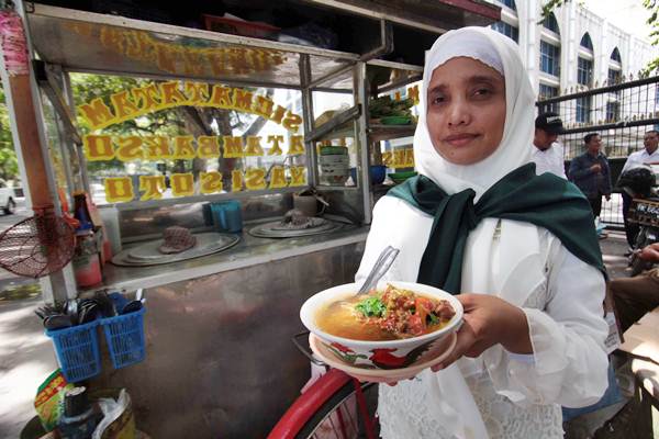  Berjualan Mi Ayam 22 Tahun, Linda Syafitri Akhirnya Bisa Berangkat Haji