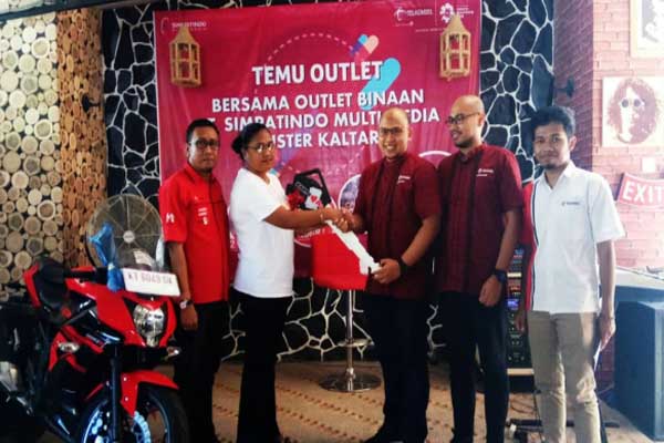  Telkomsel Pacu Kinerja Outlet Lewat Program Hadiah