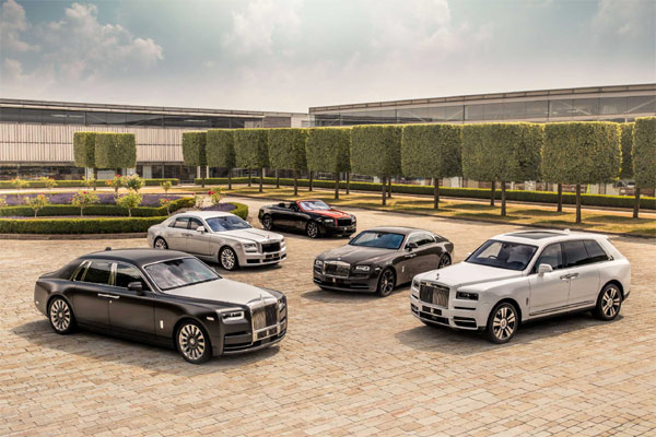  Rolls-Royce Panen Penjualan di Semester Pertama 2018