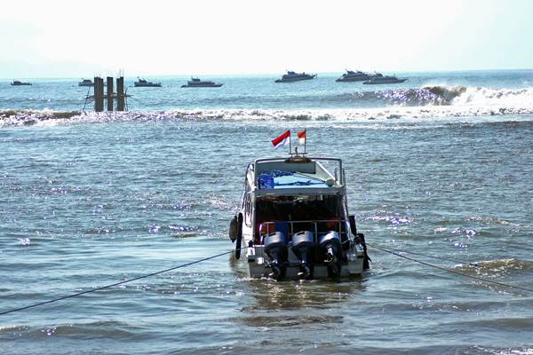  Gelombang Laut Tinggi, Operasional Kapal Cepat Ditunda