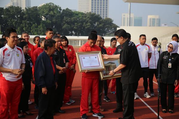  Lalu Muhammad Zohri Dapat Hadiah Rumah