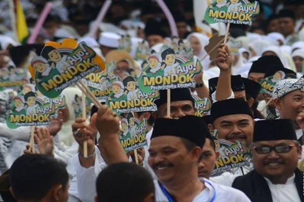  3.000 Santri ‘Long March’ ke Jakarta Dukung Cak Imin Cawapres Jokowi