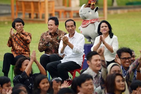  Jokowi Bermain, Berdendang, dan Berimajinasi Bersama Anak