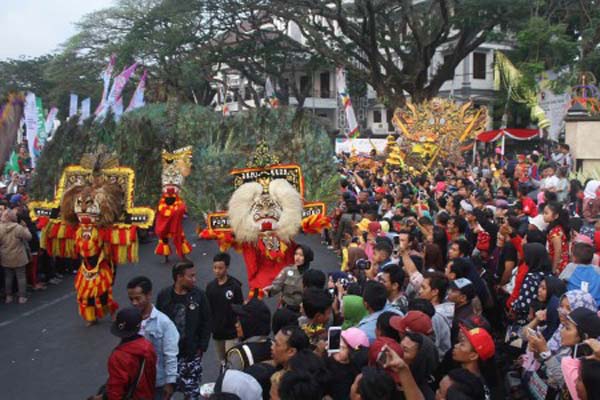  Pesta Rakyat Semarakkan Event Pertamina Kirab Obor Asian Games di Malang 