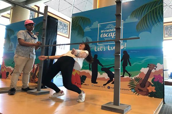  Suasana Libur Musim Panas di Bandara Ngurah Rai