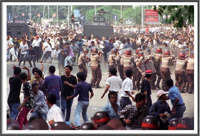  27 JULI 1996: Sekjen PDIP Peringati Kudatuli di Yogyakarta