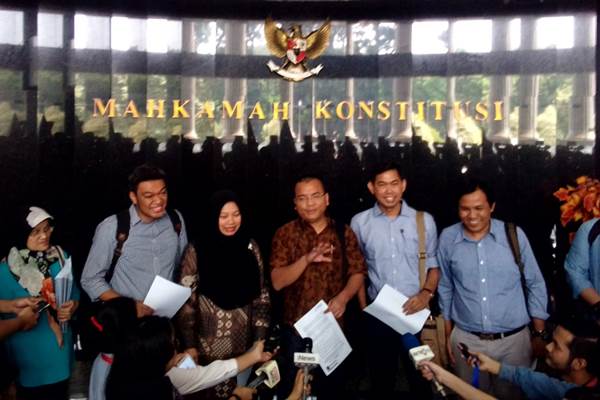  Pembatasan Masa Jabatan Presiden dan Wapres: Denny Indrayana, Aktivis dan Akademisi Melawan Perindo dan JK