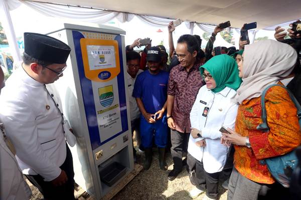  Peluncuran ATM Beras untuk Warga Kurang Mampu