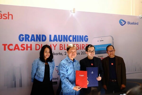  Blue Bird Group dan T-Cash Jalin Kerja sama Strategi