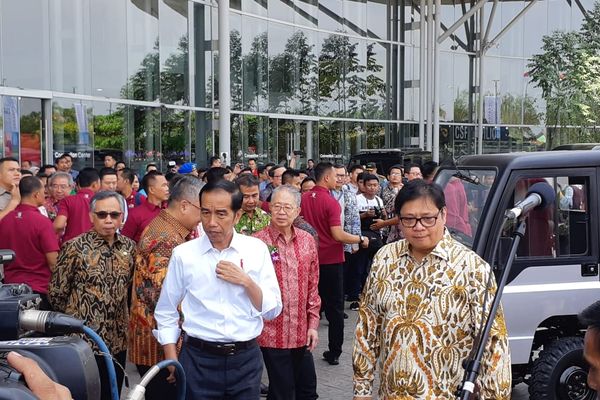  EDITORIAL : Komitmen Memacu Industri Otomotif