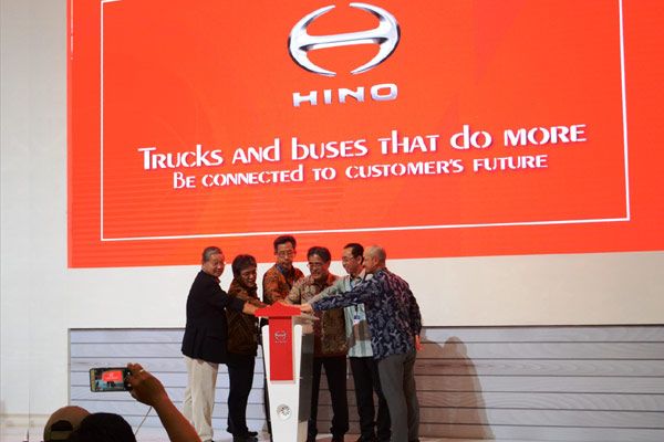  GIIAS 2018 : Hino Tampilkan Booth Bernuansa Jepang