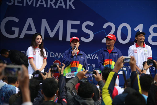  Ikuti Jalan Sehat Kemendikbud, Menko PMK Ajak Karyawan Kemendikbud Sebar “Demam” Asian Games 2018