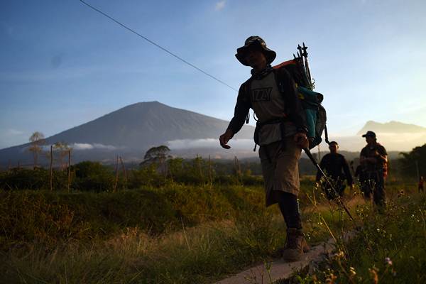  Gempa 7 SR Lombok Akibatkan Longsor dan Retakan di Gunung Rinjani