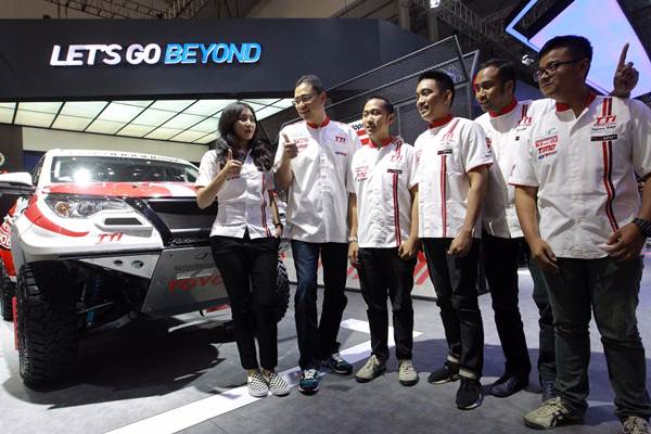  Dukung Pebalap Toyota Team Indonesia