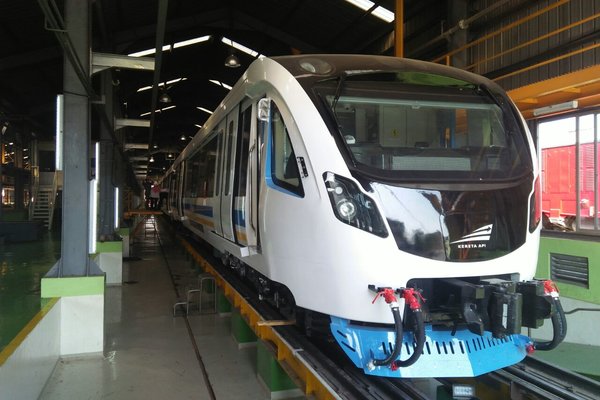  Satu Trainset LRT Palembang Masih Disiagakan di PT Inka Madiun