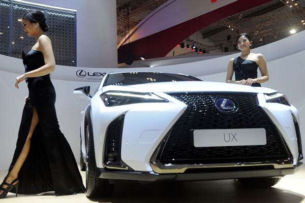  SEDAN MEWAH : New Lexus ES Hybrid, Pertama di Asia Tenggara 