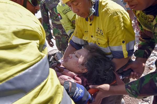  Dua Hari Tertimbun Reruntuhan Gempa, Nadia Revanala Selamat