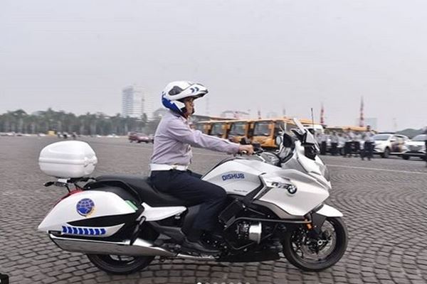  Anies Baswedan Jatuh dari Moge BMW, Ini Sebabnya