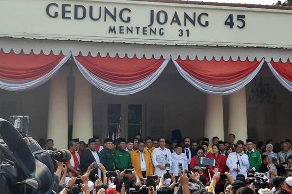  Jokowi dan Ma\'ruf Amin di Gedung Joang 45