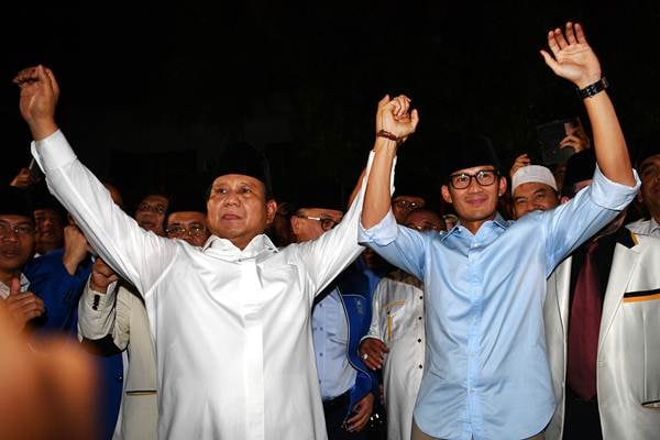  Sebelum Daftar ke KPU, Prabowo-Sandi Salat Jumat Berjamaah   