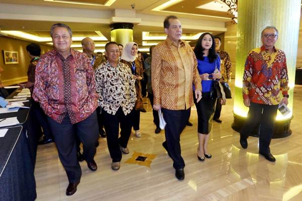 Perry Warjiyo Terpilih Jadi Ketua Umum ISEI Periode 2018-2021