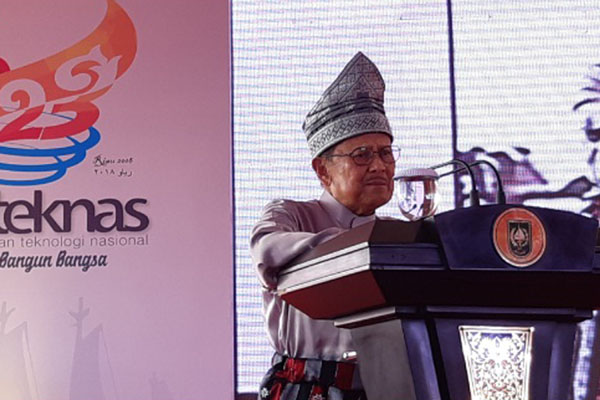  Habibie Sebut Pemerintah on The Right Track di Bidang Ristek