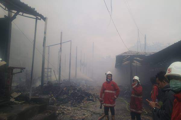  Lebih 111 Kios di Pasar Anyar Sari Denpasar Terbakar