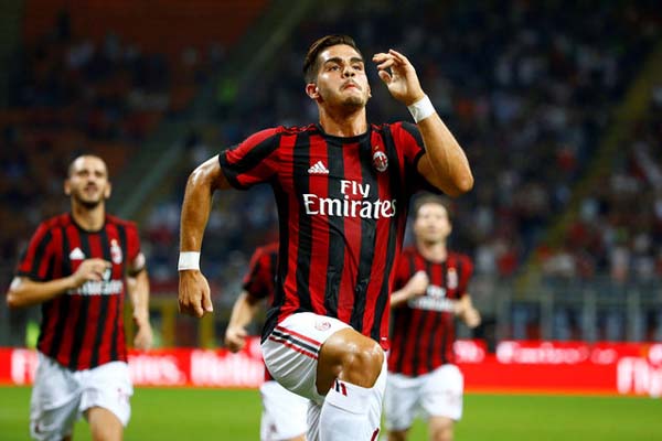  AC Milan Pinjamkan Andre Silva ke Sevilla