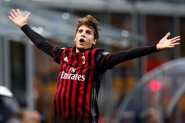  Manuel Locatelli Tinggalkan Milan ke Sassuolo