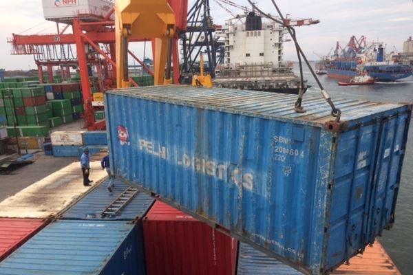  JASA KEPALABUHANAN  : Otoritas Priok Kawal Dwelling Time