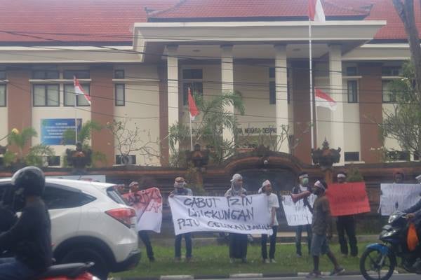  Sidang Gugatan PLTU Celukan Bawang Tahap II, Warga Aksi Damai