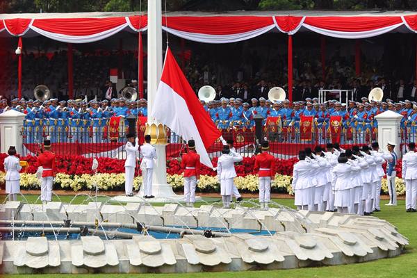  Tim Nusa Kibarkan Sang Merah Putih di Istana Merdeka