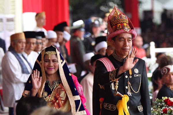  Foto Presiden dan Menteri Berbusana Nusantara Saat HUT Kemerdekaan Ke-73 RI