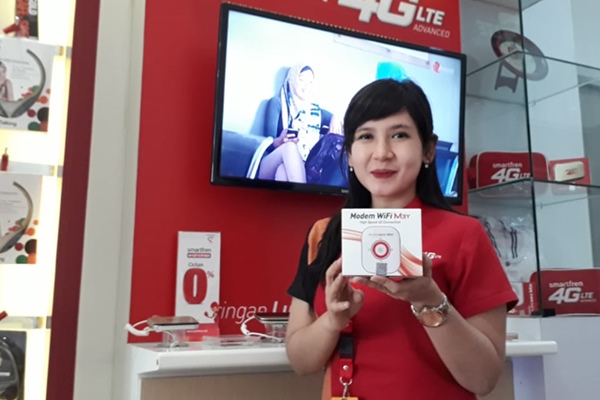  Merdeka Kuota dengan Smartfren Modem WiFi Edisi Merah Putih  