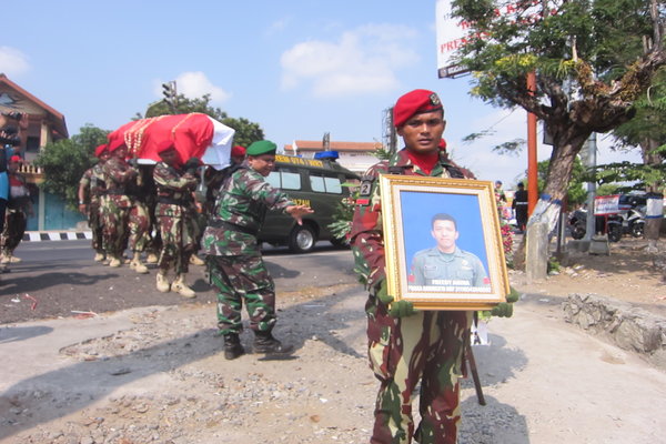  Prajurit TNI Gugur di Papua, Pasang Keramik Jadi Keinginan Terakhir